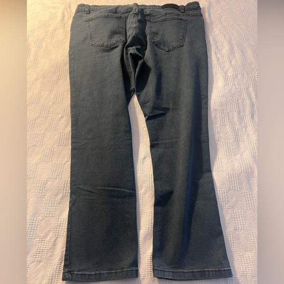 Kenneth Cole Reaction Men’s Jeans - Picture 2 of 7